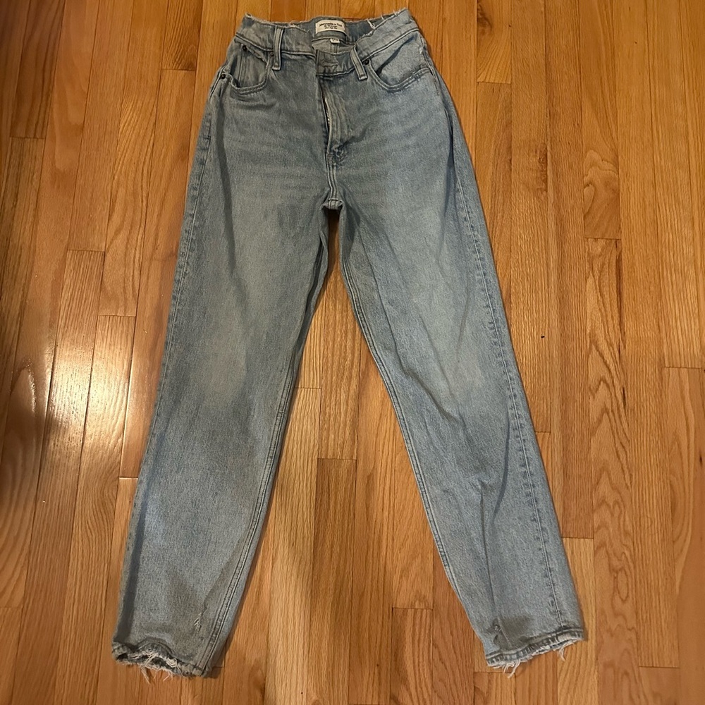 Abercrombie & Fitch The 90’s Straight Ultra High Rise